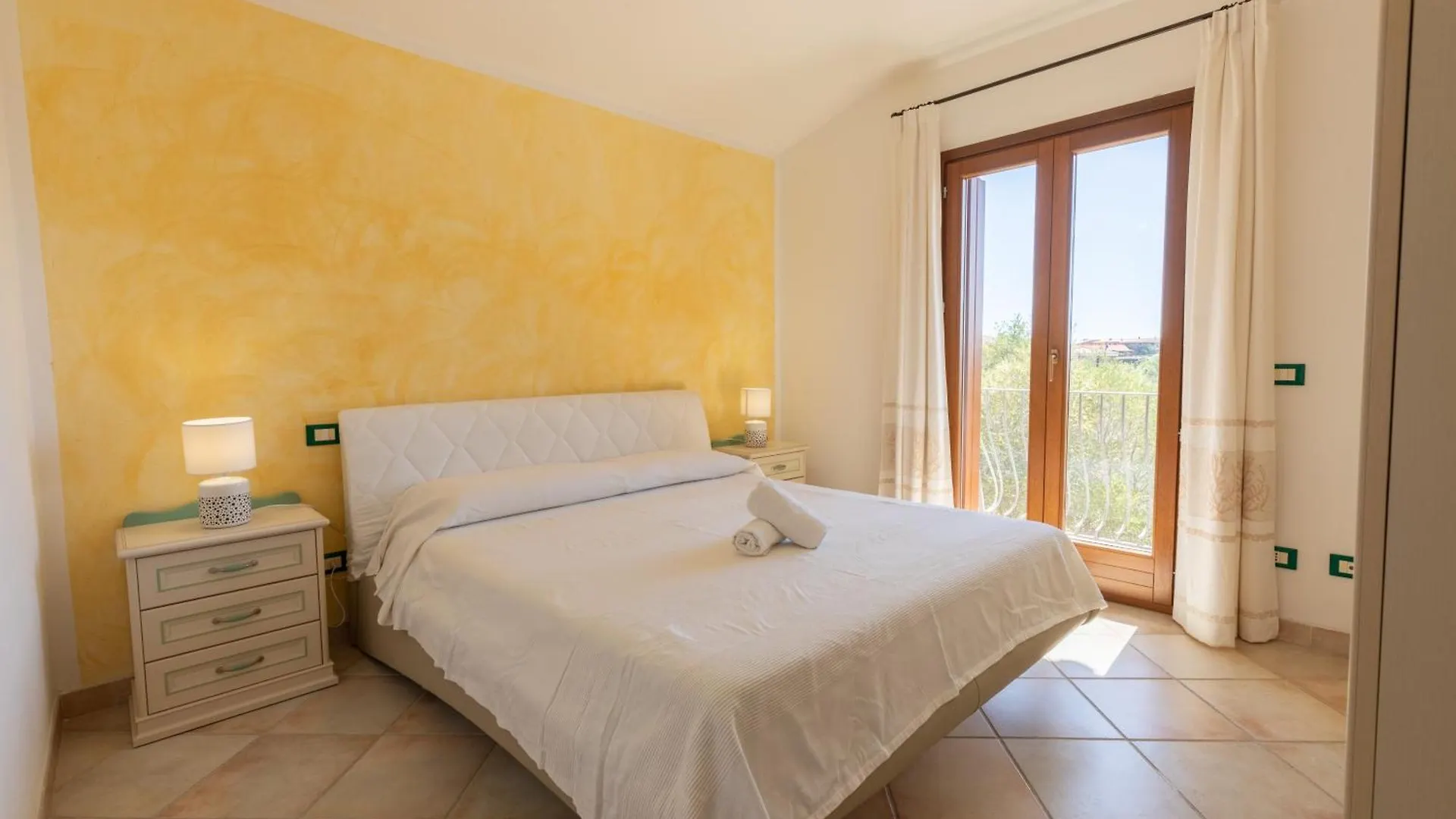 Charming Room With Two Beds -2 Minutes To The Beach- location