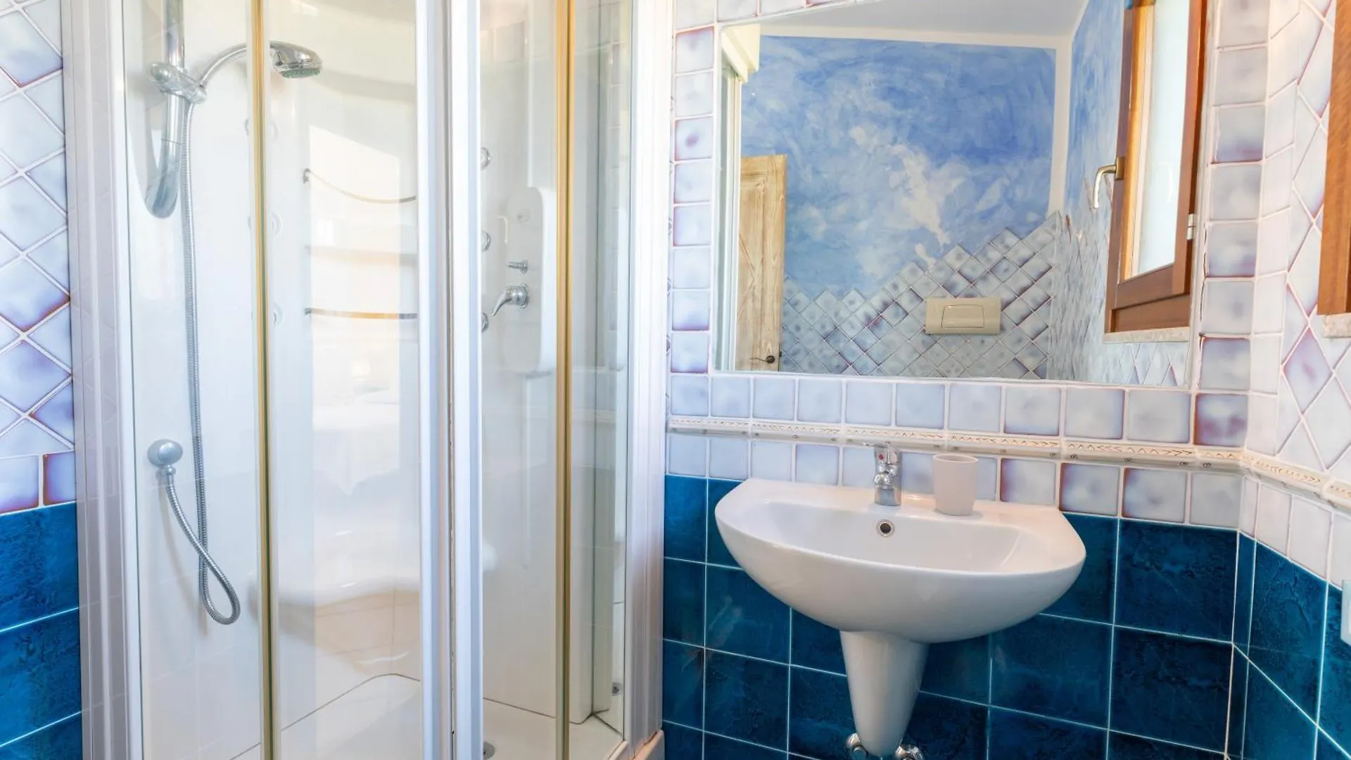 Pensionat Charming Room With Two Beds -2 Minutes To The Beach- Olbia