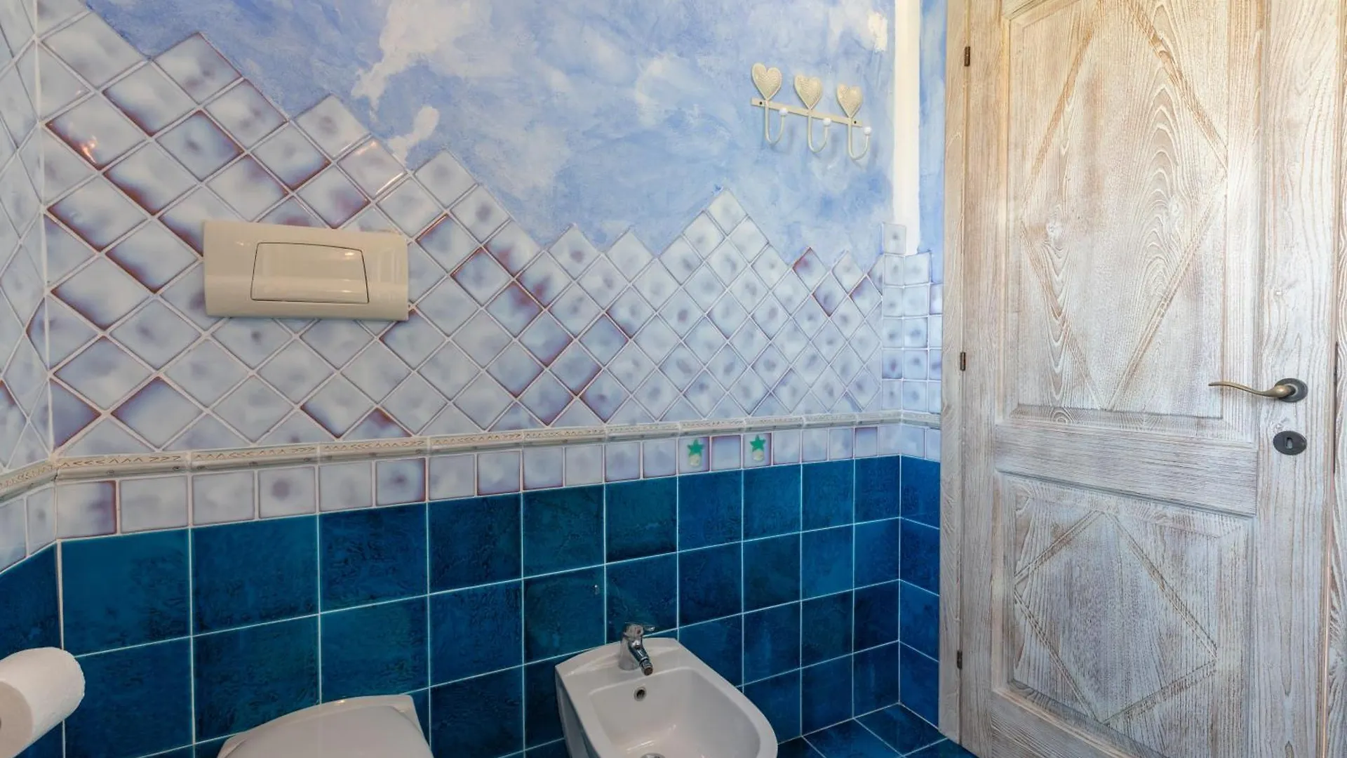 Charming Room With Two Beds -2 Minutes To The Beach- Olbia Pensionat